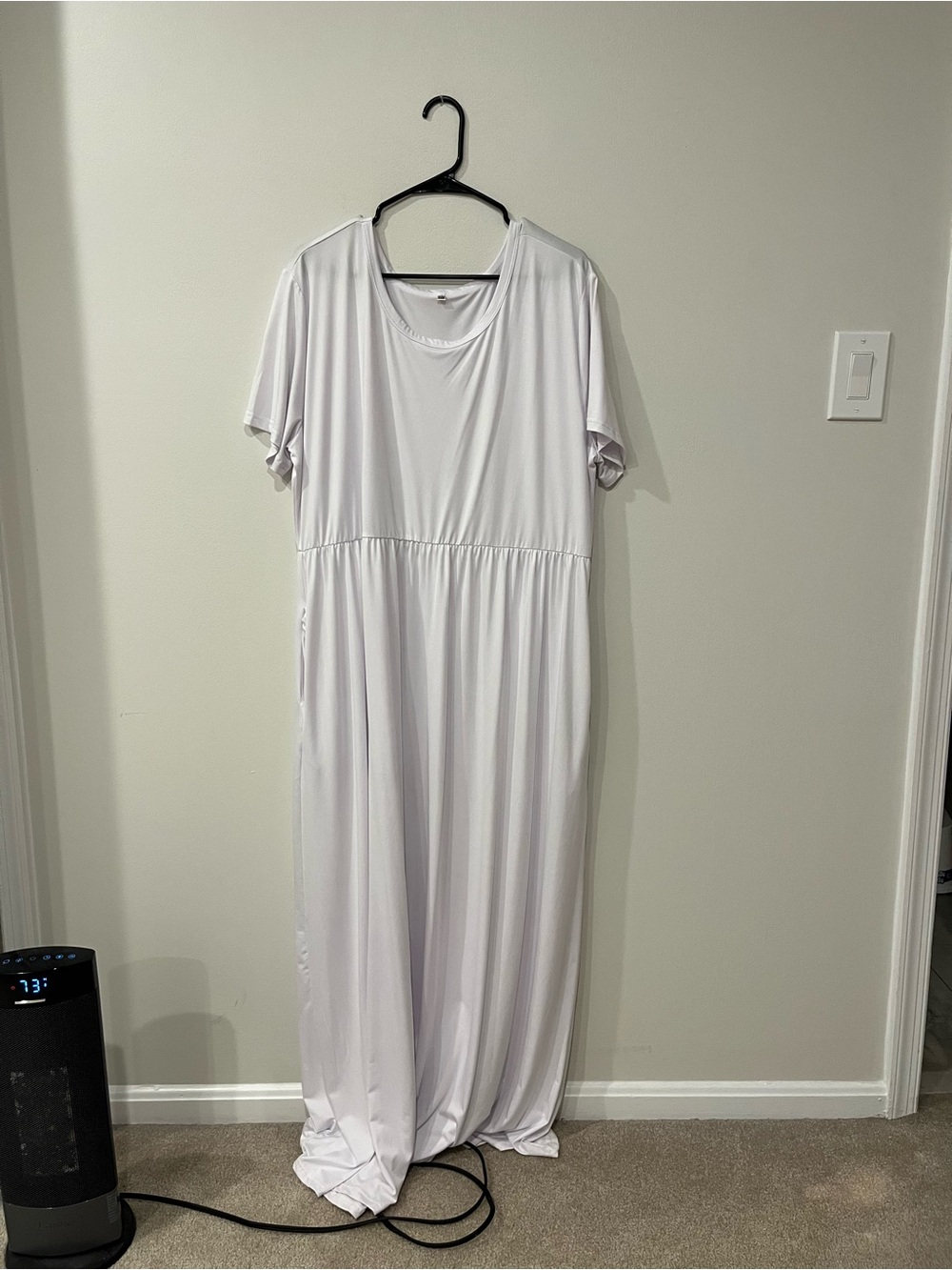 Classic Long White Short-Sleeve Maxi Dress with Cinch Waist 20W